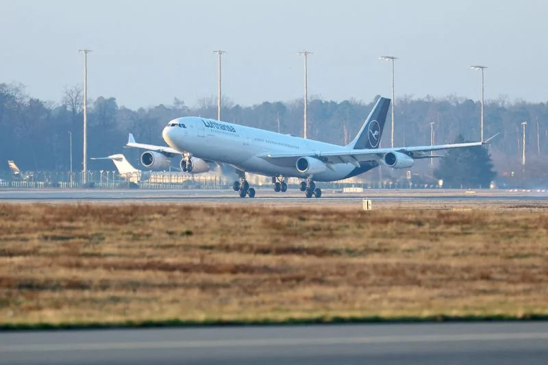Carriers Slowly Bring Back Middle East Routes Following Iran Conflict